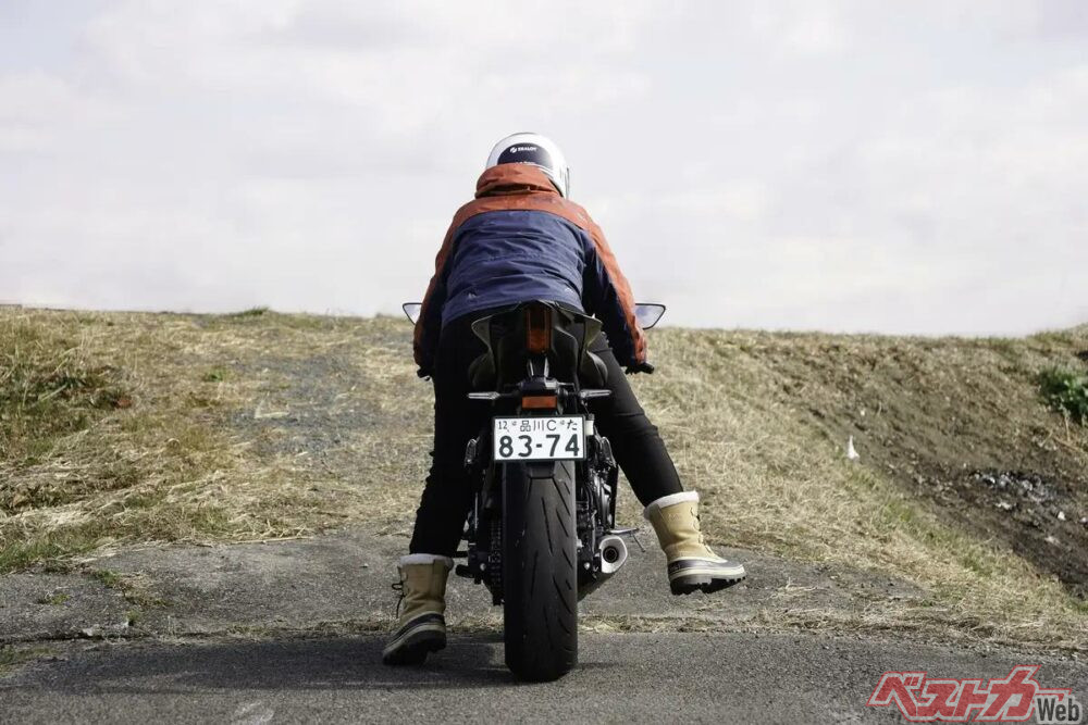 ライダー主動で深まる走り。YZF-R7は操る楽しさが凝縮したピュアスポーツモデルだ。