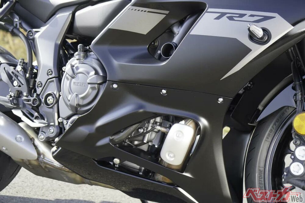 ライダー主動で深まる走り。YZF-R7は操る楽しさが凝縮したピュアスポーツモデルだ。