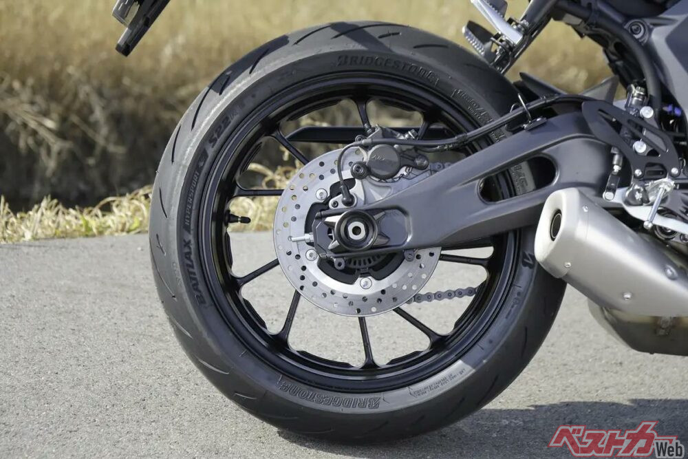 ライダー主動で深まる走り。YZF-R7は操る楽しさが凝縮したピュアスポーツモデルだ。