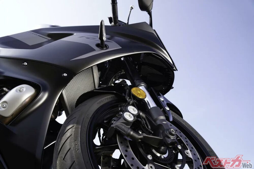 ライダー主動で深まる走り。YZF-R7は操る楽しさが凝縮したピュアスポーツモデルだ。