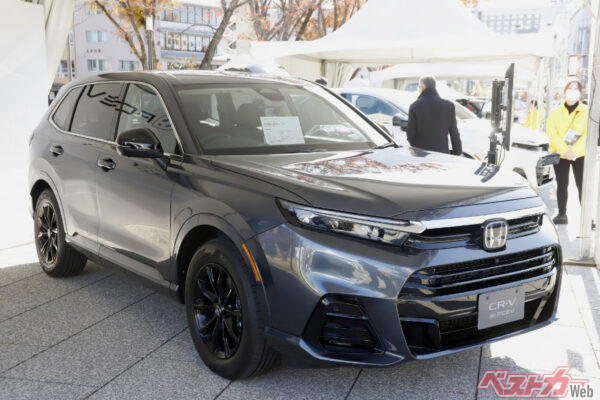 ホンダブースに出品されていたCR-V e:FCEV。日本カー・オブ・ザ・イヤー2024-2025の「テクノロジー・カー・オブ・ザ・イヤー」を受賞したモデルだ