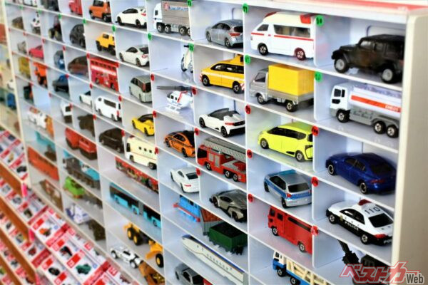 1970年に登場したトミカはこれまで約1000車種も発売してきた(jbramos@Adobe Stock)