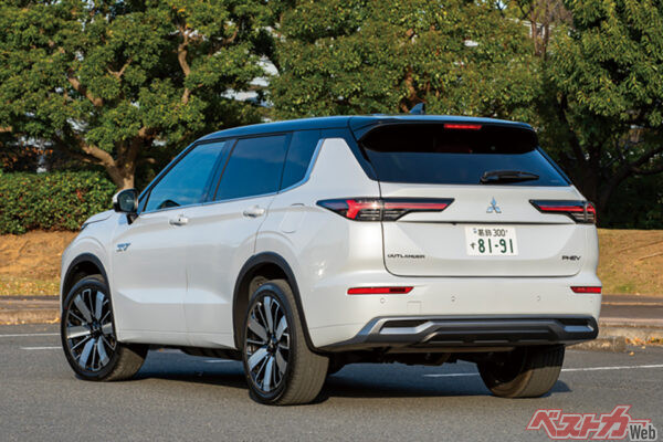 EV走行がとにかくパワフル。首都高での追い越し加速でも、エンジンを始動せず前走車をパスしてしまった