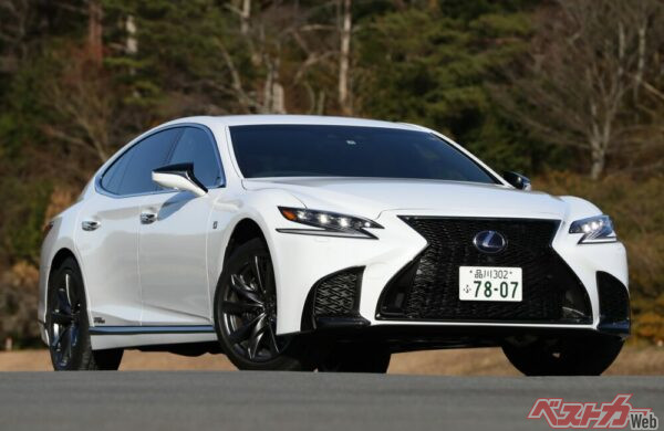 こちらも2017年10月、現行レクサスLS登場時の画像。うほぉぉぉ<br>～。格好いいですな～！