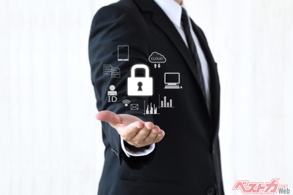 今回のような問題はあるにしても、修理と保険の窓口は一緒にしておく方がメリットが大きいのも事実である(takasu@Adobestock)