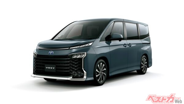 トヨタ・ヴォクシー。ノアとの明確な差が人気の秘訣か!?