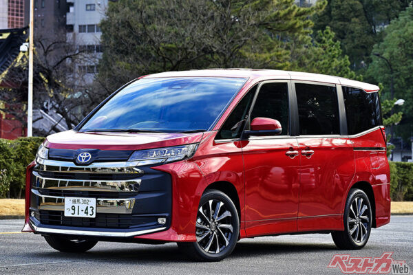 トヨタ ノア（267万〜389万円）