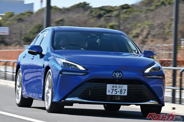 トヨタ MIRAI（726万1000〜861万円）