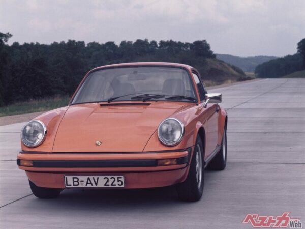 1974年から1989年まで生産された2代目911。930型やGシリーズと呼ばれている。こちらもかつては「激安911」の象徴だったのだが…。