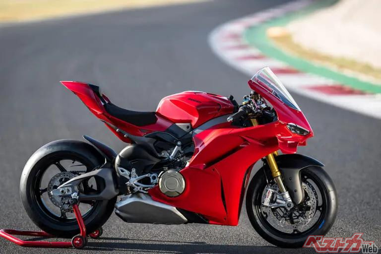 ドゥカティの新型のパニガーレV4S