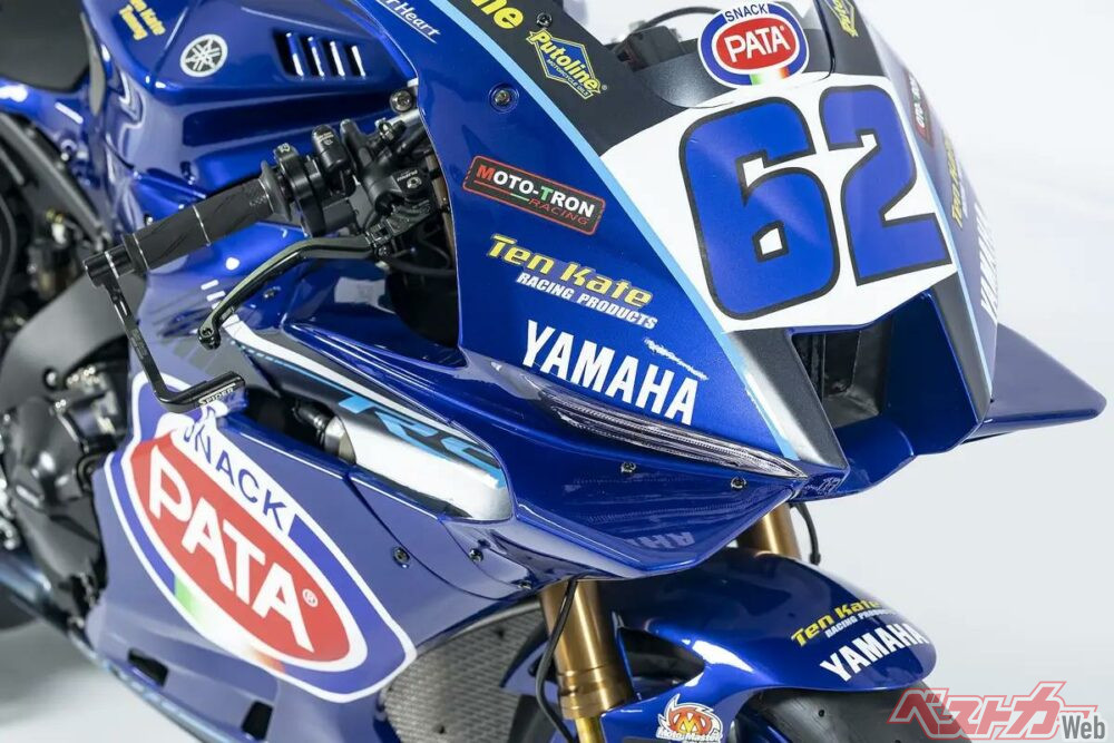 ヤマハ車で初めてウィングレットが純正装着されているYZF-R9。これもエバンス･ブロス車のみ同形状の非純正ウィングレットを使用している。