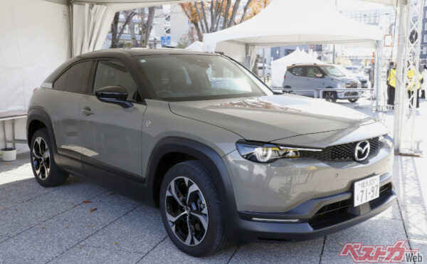 発電用としてロータリーを作動させるMX-30ロータリーEVも「京都モビリティ会議2024」の会場で出品!