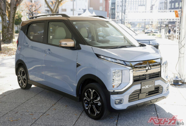 ブース内に出品されたeKクロスEV。シティコミューター的な使い方もできて、需要は高い! フロントデザインも格好いい