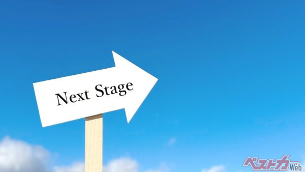 昔に存在した営業のプロは年々定年を迎えてきている(smile@Adobestock)