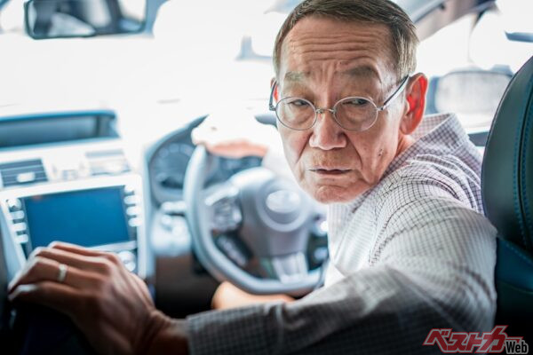 おじさん運転はどーしても嫌われる!?　[オワコンドライバー]と言われるかもしれない運転5選