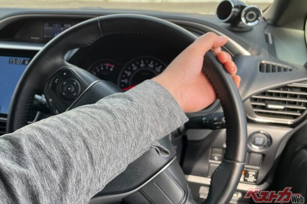 おじさん運転はどーしても嫌われる!?　[オワコンドライバー]と言われるかもしれない運転5選