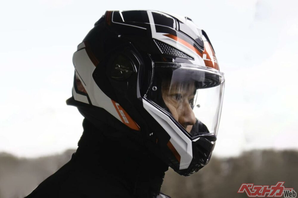 【LS2 ADVANT-X Fインプレ】　日本人の頭にフィットする多機能システムヘルメット！
