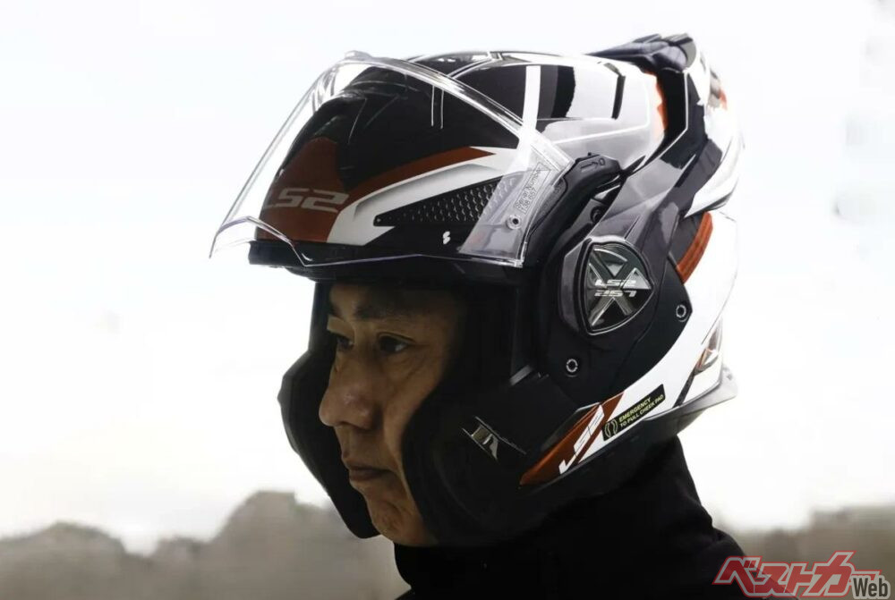 【LS2 ADVANT-X Fインプレ】　日本人の頭にフィットする多機能システムヘルメット！