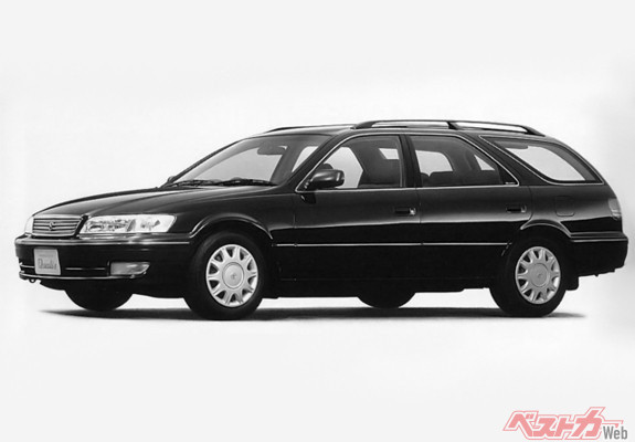 トヨタ・マークIIクリオス。カッコイイ上にFFであったことで多くの人々に支持を得た