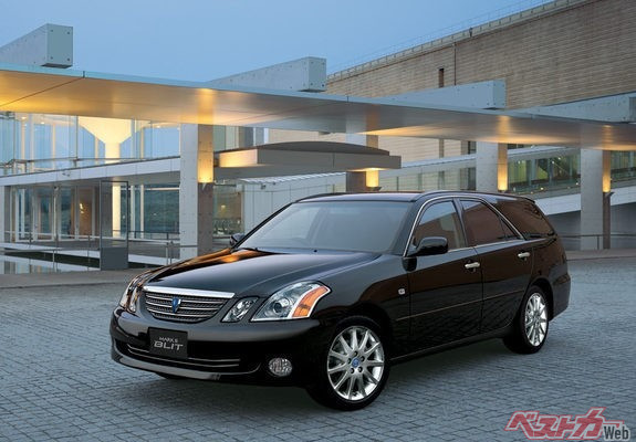 トヨタ・マークIIブリッド。今一度復帰を願いたい、そんな風に思わせてくれるクルマだ