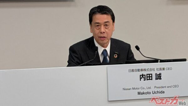 日産本社で会見に臨んだ日産の内田誠社長