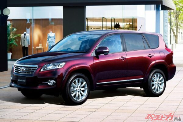 クルーガーの後継車的な位置付けで登場したクルーガー。RAV4（北米版ロングボディ）ベースで開発された