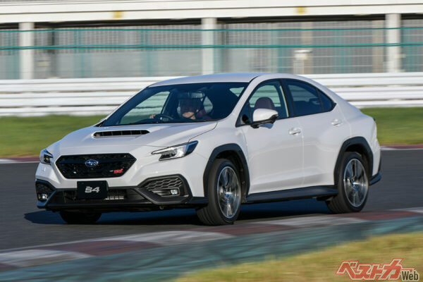 スバル WRX S4……GT度：★★★★★　今や希少なスポーツセダン。搭載する2.4L水平対向4気筒ターボは275psを発揮