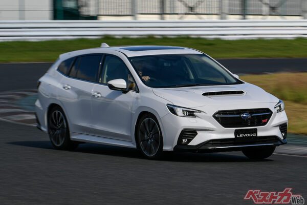 スバル レヴォーグSTI スポーツ R EX……GT度：★★★★☆　WRX S4と同じ275p/38.2kgmを発揮する 2.4L水平対向4気筒ターボを搭載