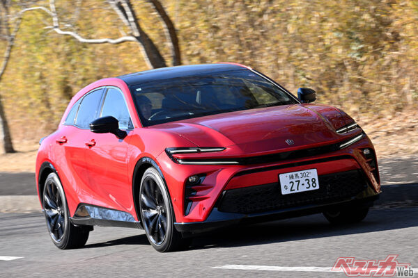 トヨタ クラウンスポーツ RS……GT度：★★★★★　クラウンスポーツのプラグインハイブリッド車。システム出力は306psを発揮