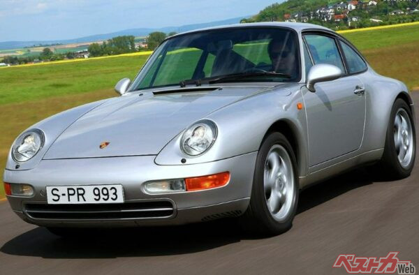 黒澤元治氏がステアリングを握ったポルシェ911(993)クーペ
