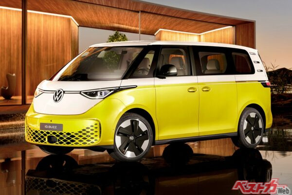 ワーゲンバスタイプ2の復刻版といわれるI.D.BUZZ。日本には2025年夏頃に導入予定