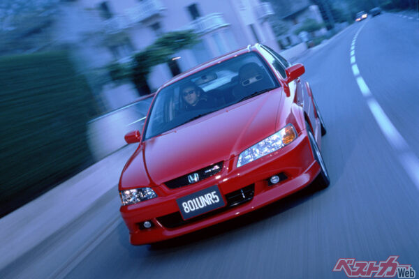 シビックタイプRやインテグラタイプRよりしなやかな味付けが特徴のアコードユーロR