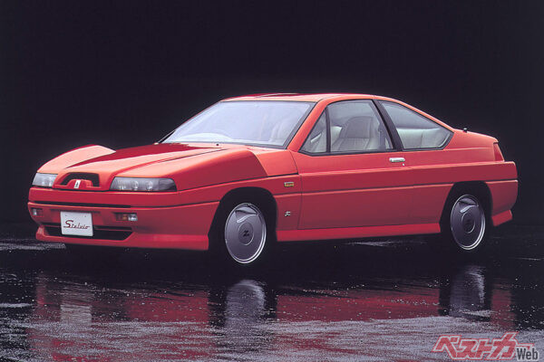 ミラーがフェンダーと一体となるなど今見ても超絶斬新