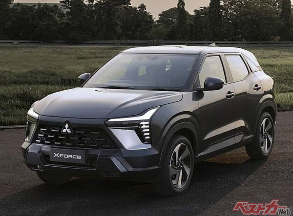 2023年8月にインドネシアで発表されたエクスフォース。次期RVRとして復活!?　エクスフォースのボディサイズは全長4390×全幅1810×全高1660mm。現行RVR（全長4365×全幅1810×全高1640mm）と比べるとほぼ同じだ