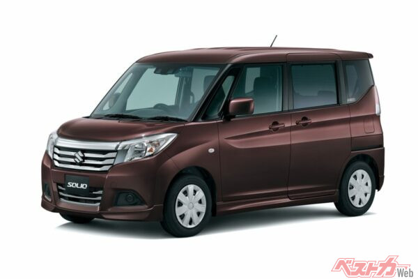 ソリオのアドバンテージはやはりスライドドア。ファミリーカーの理想を追求するなら外せない装備です