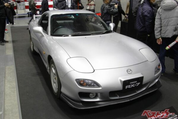 80歳の女性が免許返納を機に譲渡したFD型RX-７