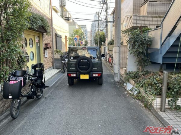 買取契約成立後、ドナドナされていくマイジムニー。1年半の付き合いだったが、独特の乗り味はとても楽しかった。次はノマドで遊ばせてもらおう。