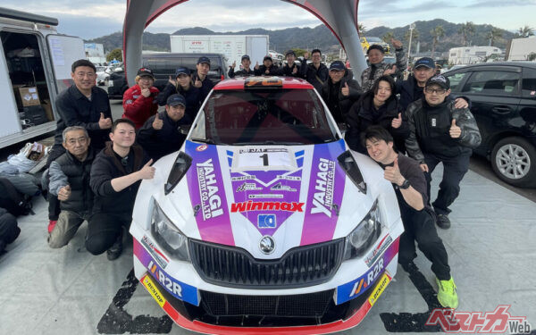 このメンバーで朝まで本気で修理!! ともあれお見事なチームワーク