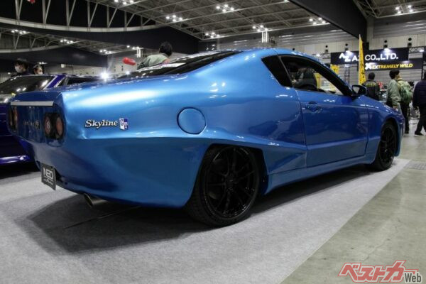ネオスカイラインのベースはV35スカイライン
