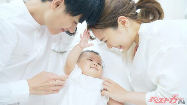 クルマ好きは授かった子どもに車種名やクルマ関係に因んだ名前にすることがある(Adobe Stock@metamorworks)