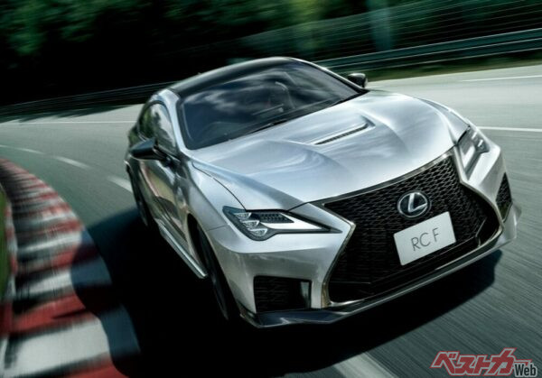 最終モデルとなるレクサスRC Fファイナルエディション