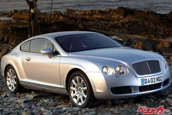 初代コンチネンタルGTは、560psのVW製6LのW12をツインターボを搭載2003年当時の新車時価格は1990万円だがいまや200万円台から買える
