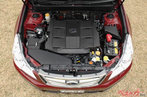 定評のある3.6L水平対向エンジン。高トルク対応リニアトロックとの組み合わせで燃費もアップしますます熟成が進んでいる。260ps、34.2kgmのパワー&トルクだ