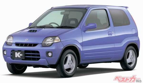 スズキKei…生産期間1998年10月～2009年9月、累計販売台数35万2000台。10年以上の平均で月間3000台近い販売を記録したヒット車だ