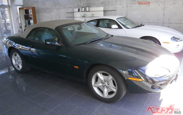本文とは関係ないのだが、この号では徳さんが所有していた1998年製ジャガーXK8コンバーチブルを読者の方へお譲りする告知を出していた。折角なのでご紹介しておきたい