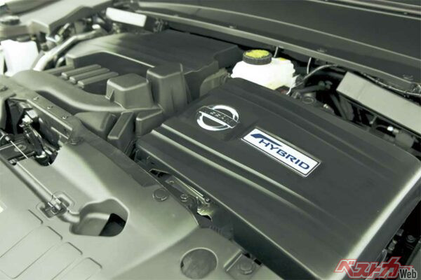 北米仕様のアルティマ（=ティアナ）にはすでに2L、2クラッチ1モーターのハイブリッドがある。エクストレイルハイブリッドも、基本メカは同じ