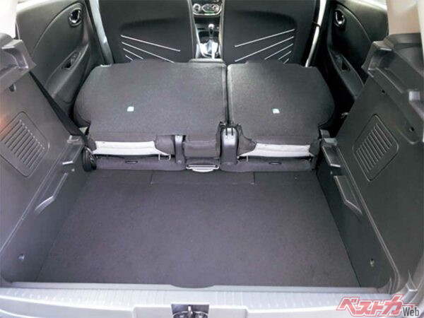 さらにラゲッジボードを取り外すと容量は1235Lとなる。高さのある荷物も積める