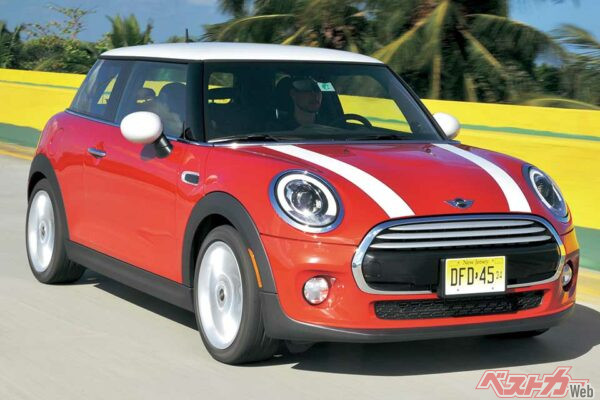 ミニ特有のスタイリング、プロポーション、ボディ構造は維持しながらエクステリアデザインは一段と進化を遂げた！