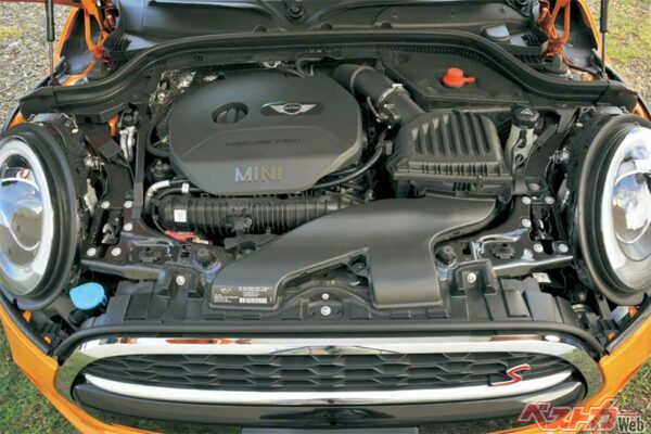 クーパーSの搭載する直4、2LDOHCターボは192ps/28.5kgmのパワー&トルクを誇る