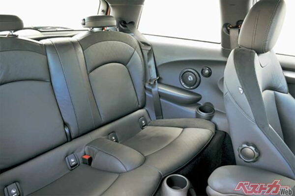 インテリアでは4つのシートすべてが居住性を改善した